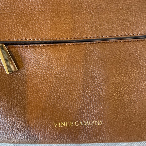 Soft taupe leather Vince Camuto crossbody purse perfect for fall! - Picture 1 of 4